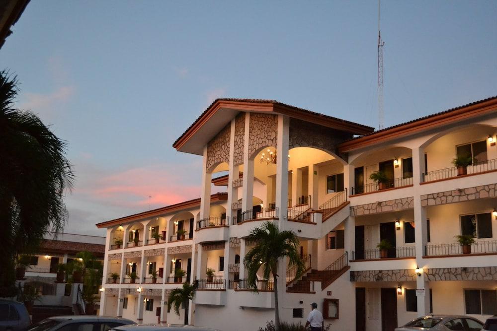 Hotel María Isabel Colima Exterior foto